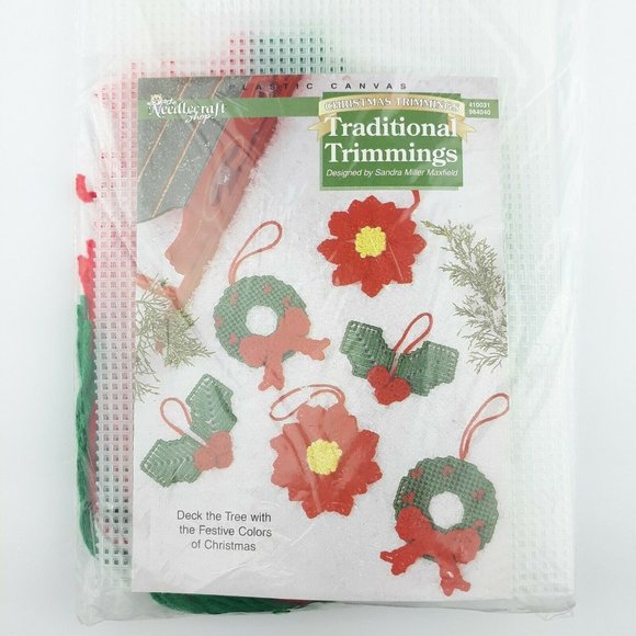 Needlecraft Shop Christmas Trimmings Traditional Trimmings Plastic Canvas - Picture 2 of 7